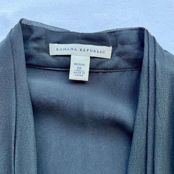 Banana Republic size 2P black ruched halter like top - Picture 3 of 11